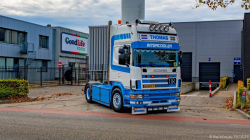 20251019-Tom-Holding-00488